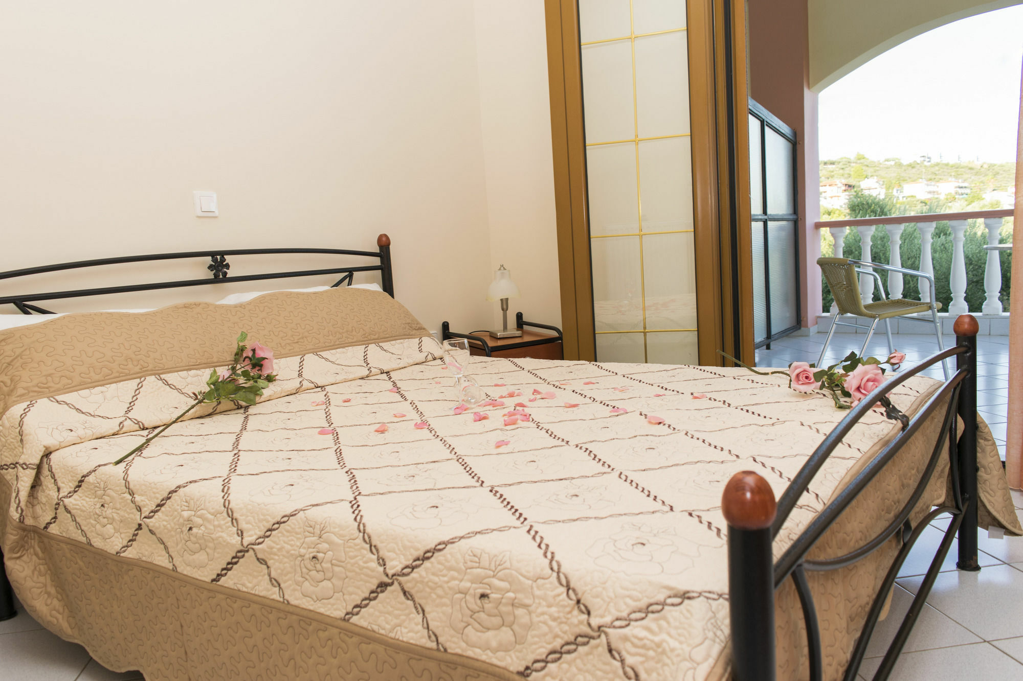 Sofia Apartments Mavrovoúnion المظهر الخارجي الصورة